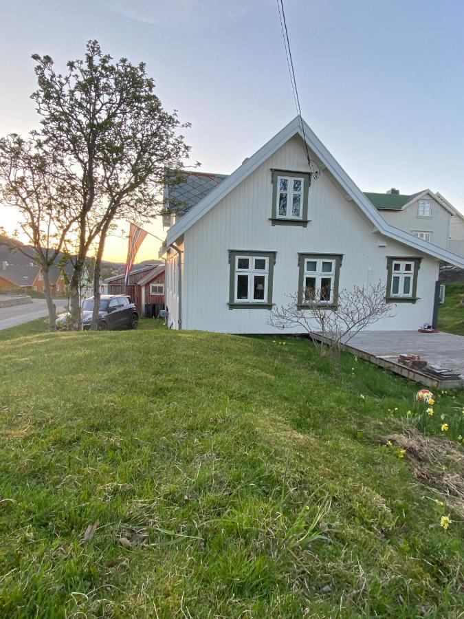 Nordlandshuset "Lottebakken", Ballstad In Lofoten Exterior photo